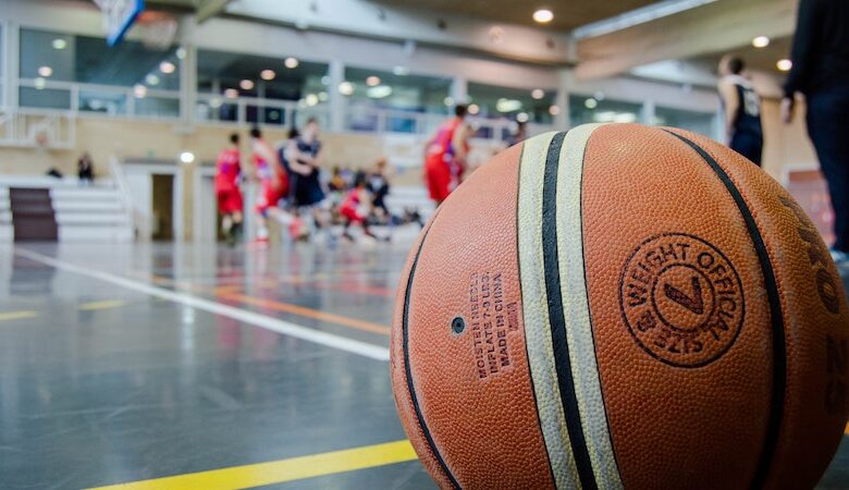Jelaskan Pengertian Lay Up dalam Permainan Bola Basket, Kunci Jawaban Penjaskes Kelas 8 SMP